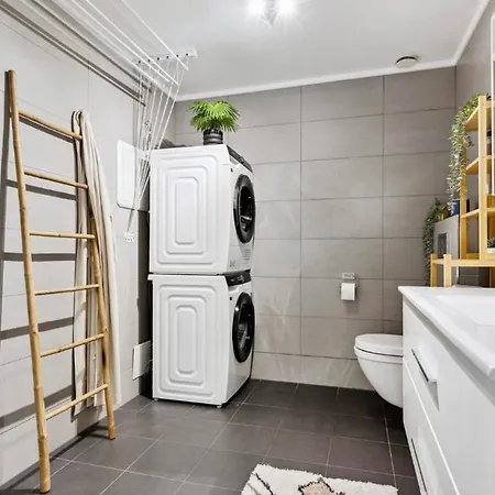 And Quiet 4 Bedroom Western Oslo Jar