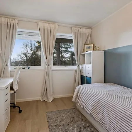 Apartment And Quiet 4 Bedroom Western Oslo